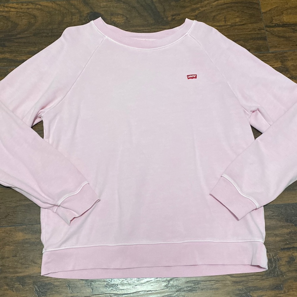 Levi’s women’s pink crew neck sweatshirt